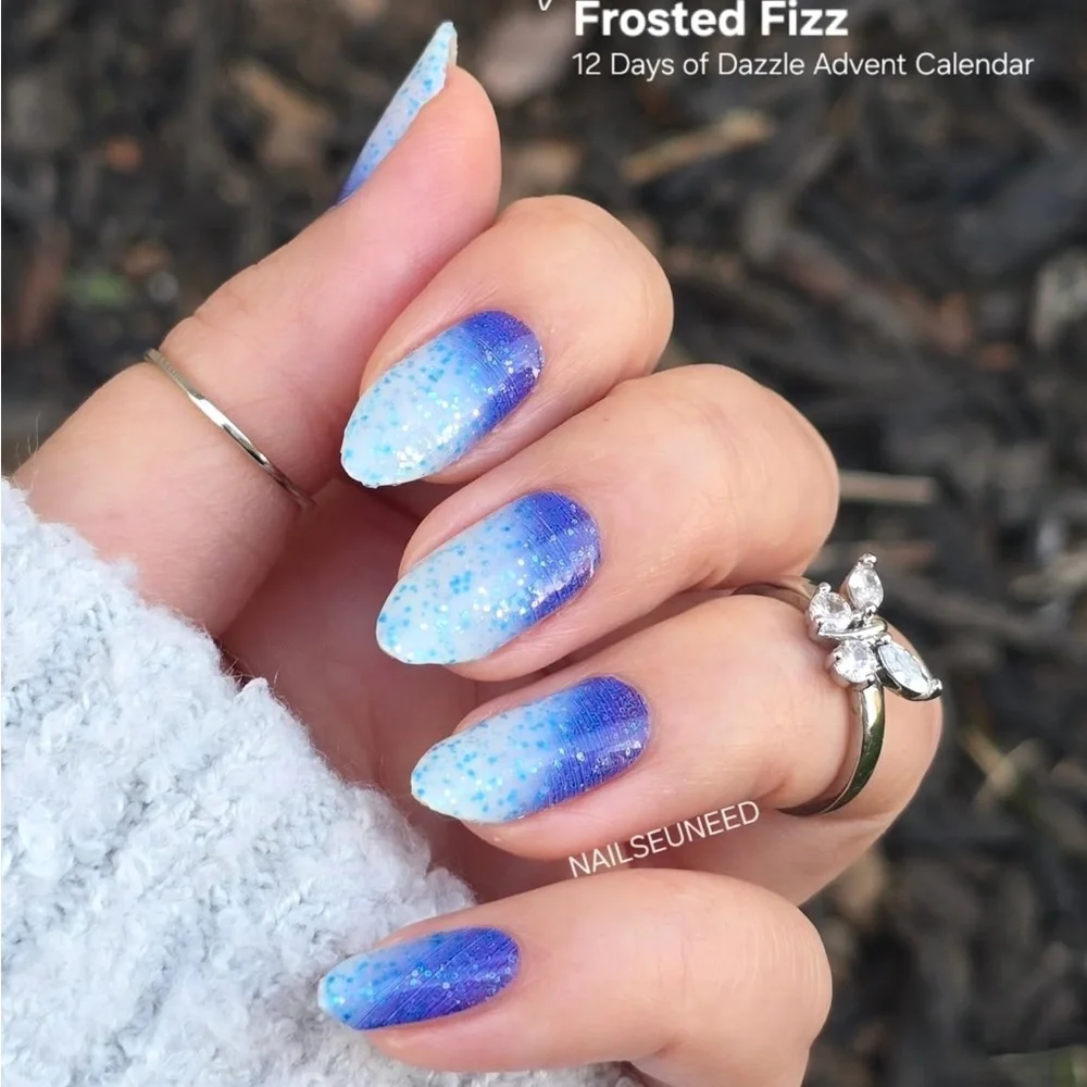 *Exclusive* Color Street: Frosted Fizz | Blue Ombre Glitter Winter Holiday Party - Picture 7 of 12